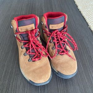 Columbia Women’s Newton Ridge Plus Waterproof Amped Hiking Boot